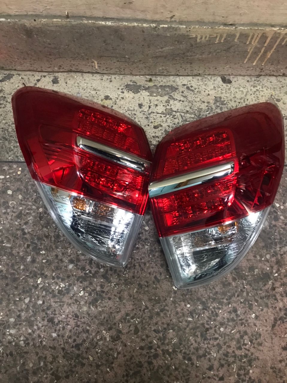 Toyota Vanguard Rear Tail Lights