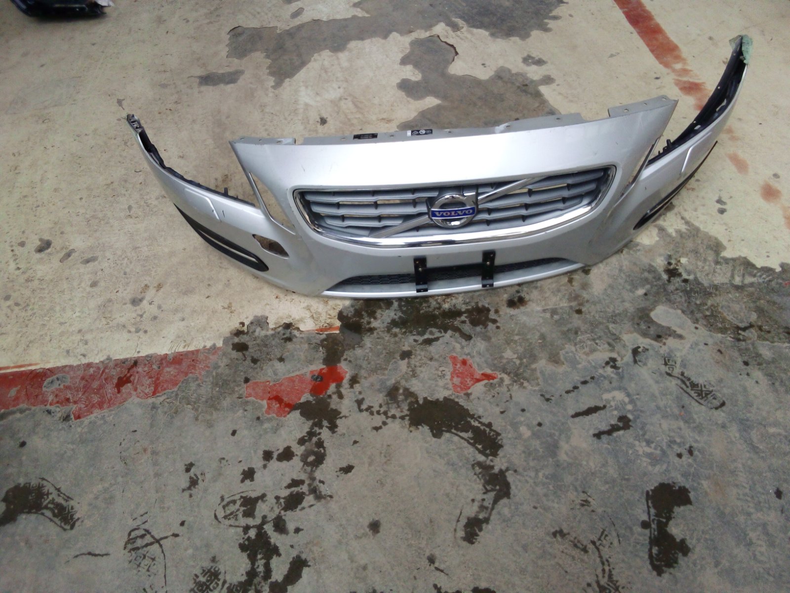 Volvo Front Bumper Assembly