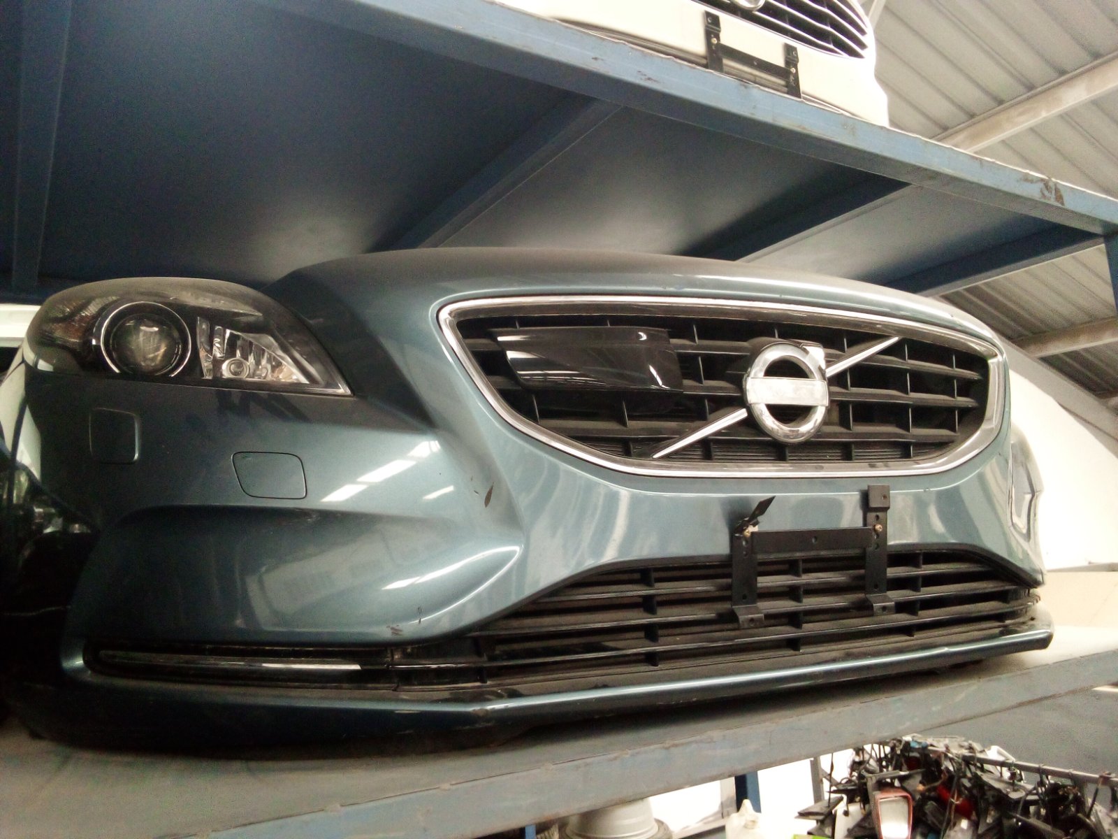 Volvo Nosecut