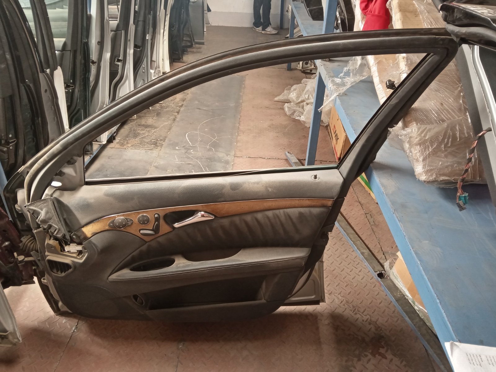 Mercedes-Benz W211 E-class Front Left Door Assembly