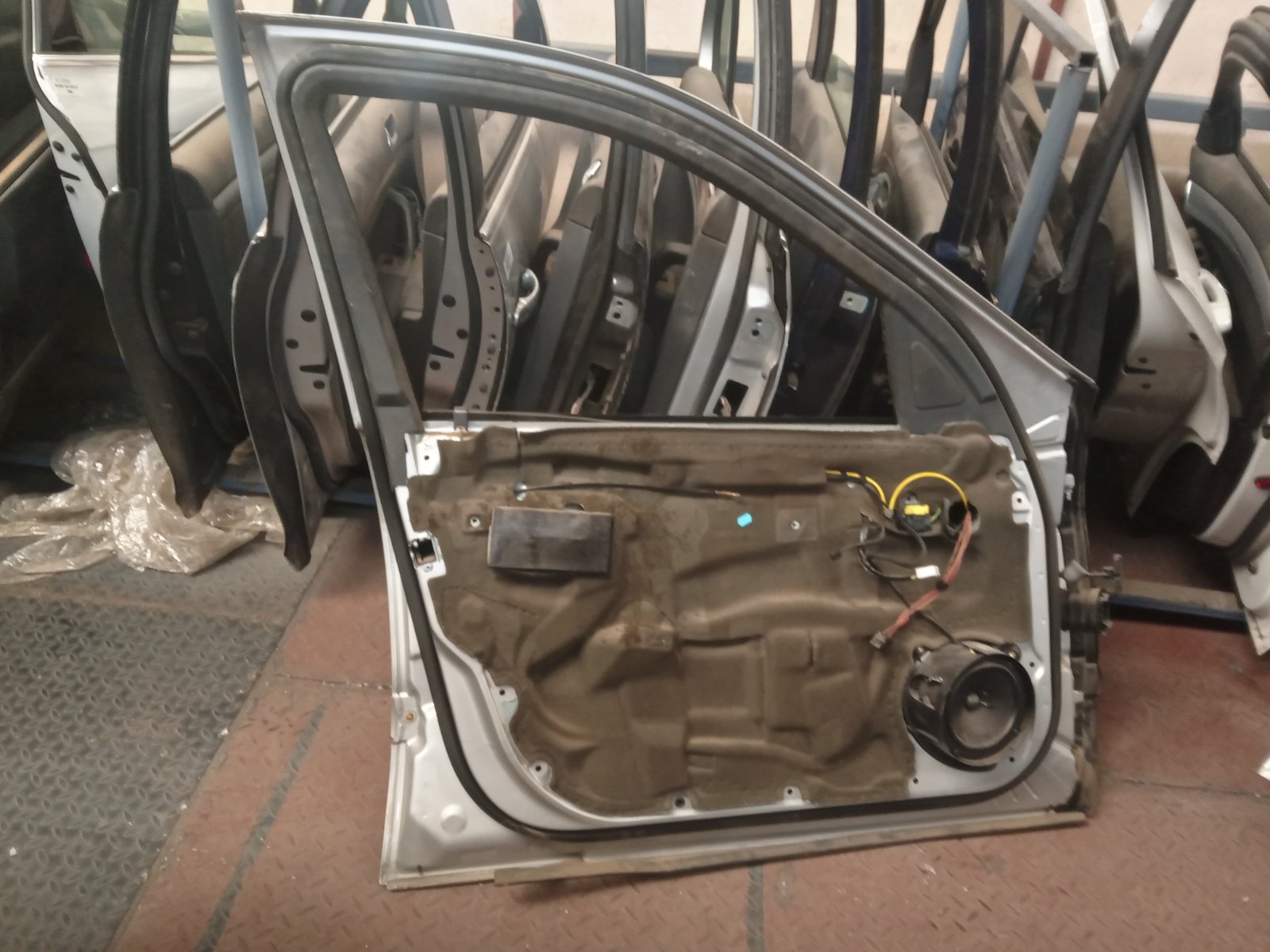Ex Japan Car Door Assembly with Internal Panel and Speaker