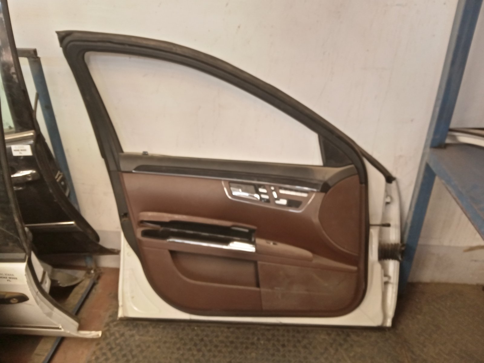 Mercedes Benz W221 S-Class Front Door Complete with Interior Trim
