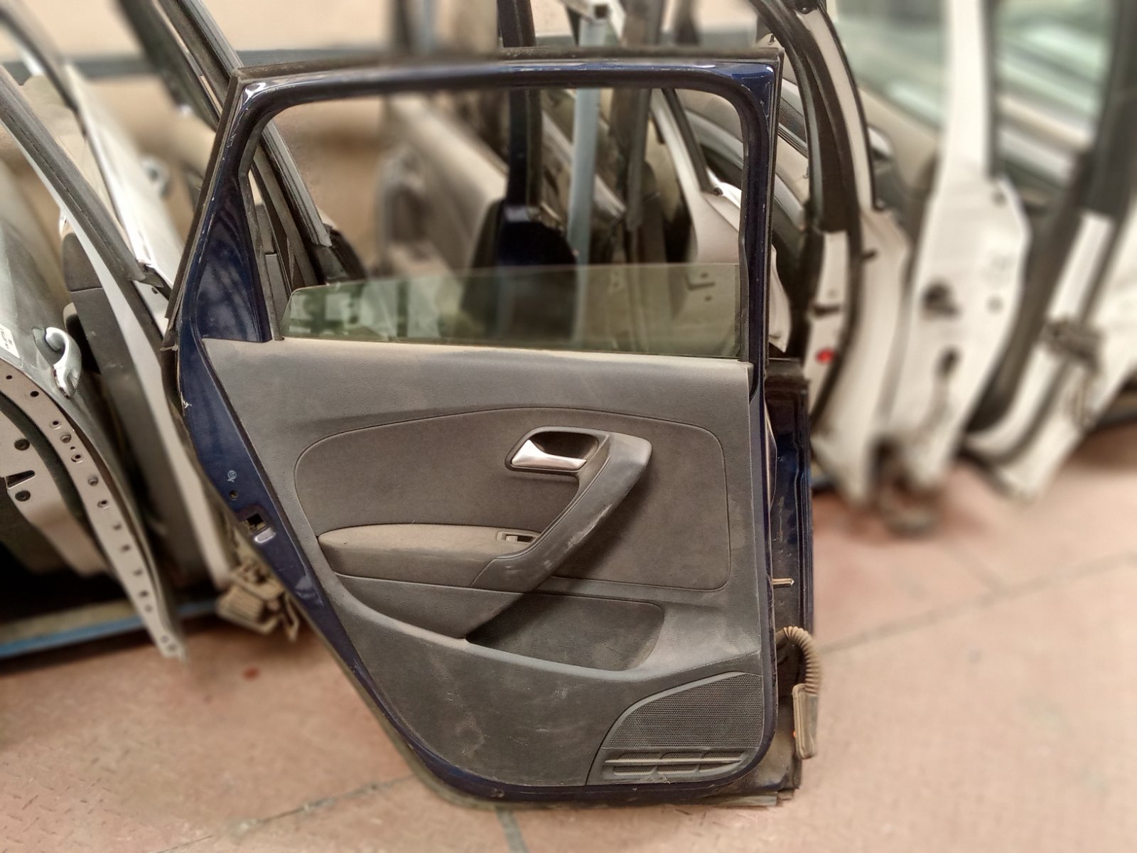 Volkswagen Polo 6r Rear Left Door Assembly
