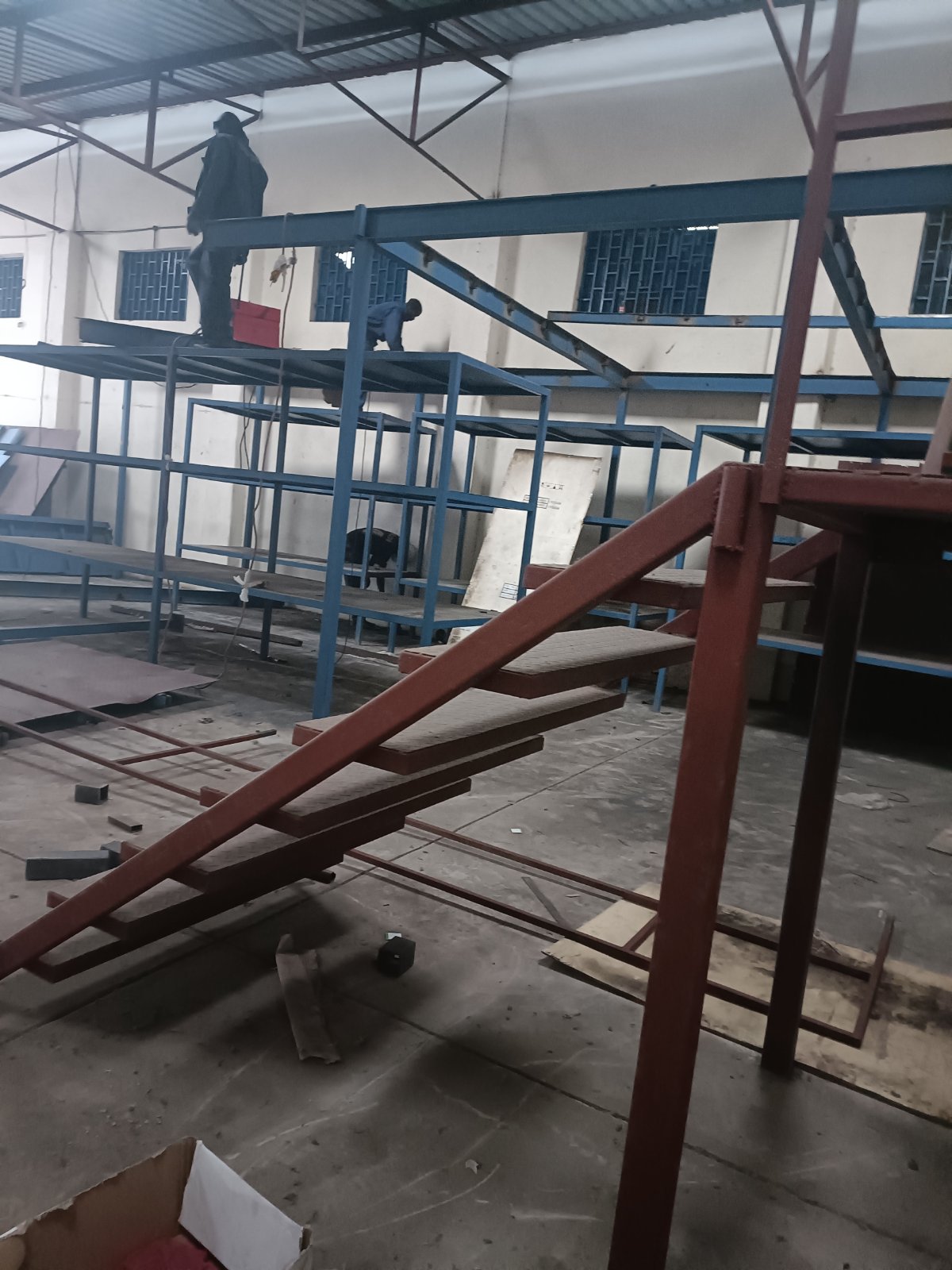 Warehouse Storage Racks and Mezzanine Structure
