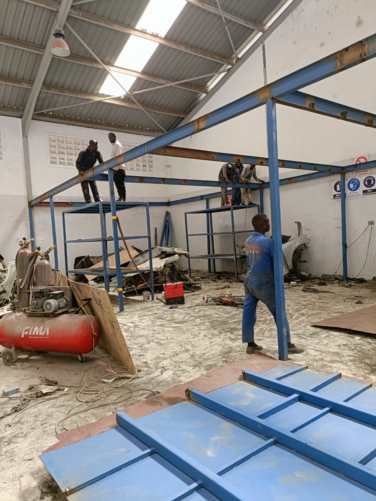 Automotive Garage Equipment and Workshop Structure