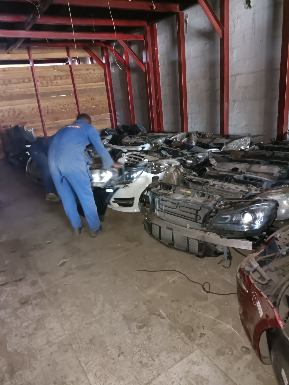 Mercedes-Benz W204 C-class Front End Cut Assembly