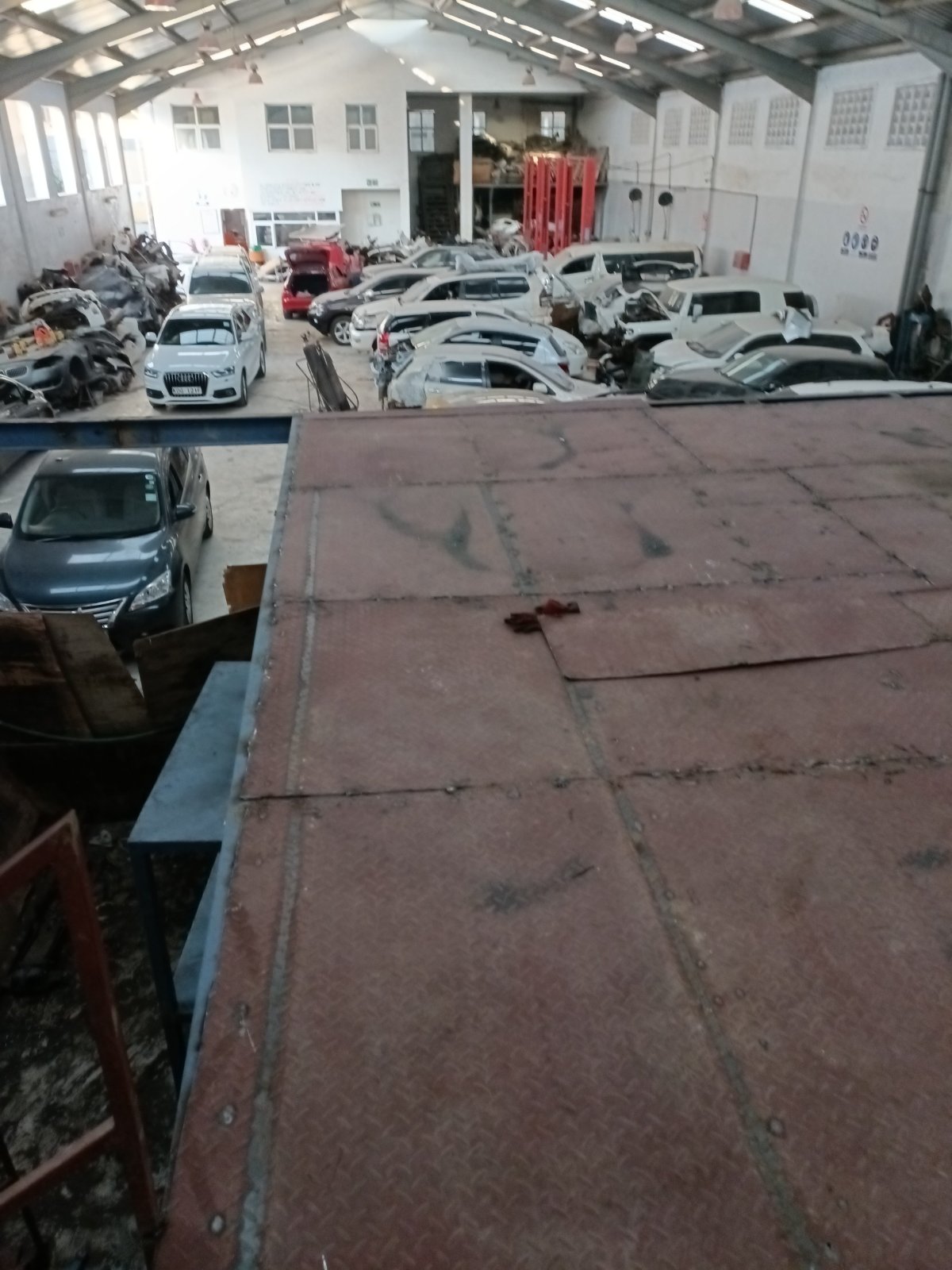 Ex-japan Automotive Spare Parts Yard Facility