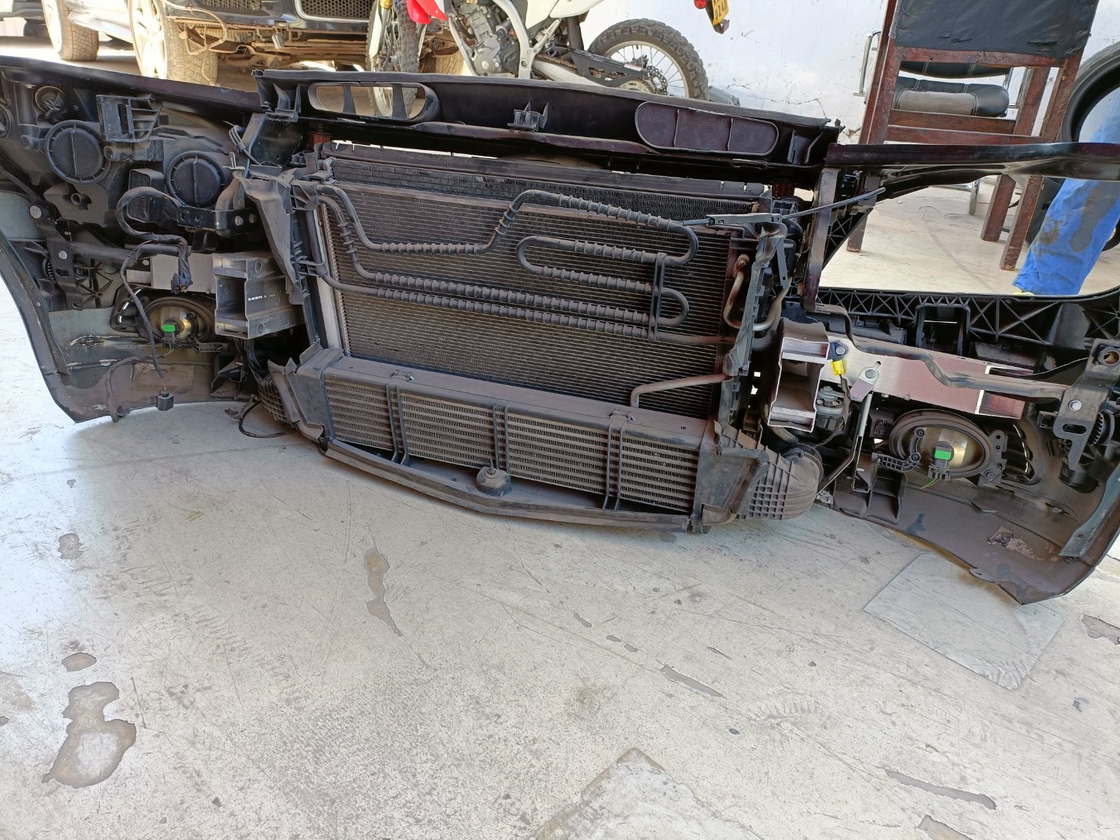 Volkswagen Front End Radiator Support Assembly