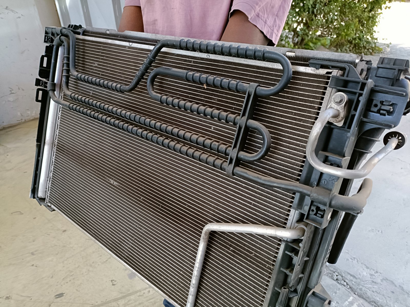 Vehicle Engine Cooling Radiator with Integrated Transmission Oil Cooler
