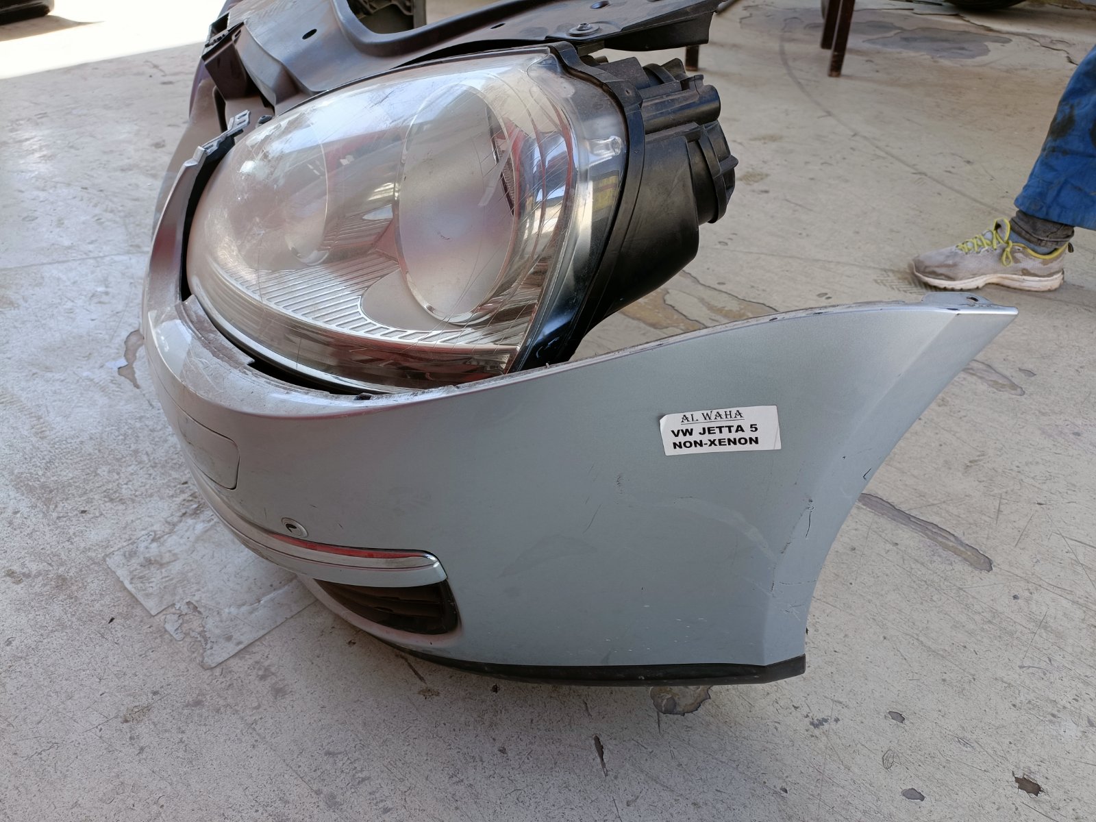 Volkswagen Jetta 5 Front Bumper and Headlight Assembly