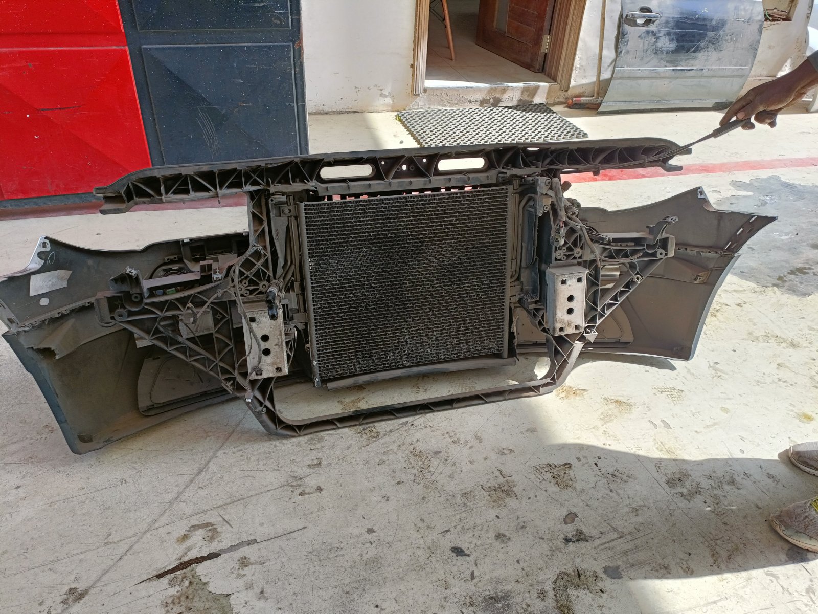 Volkswagen Front Radiator Core Support Assembly With Bumper Reinforcement And Radiator