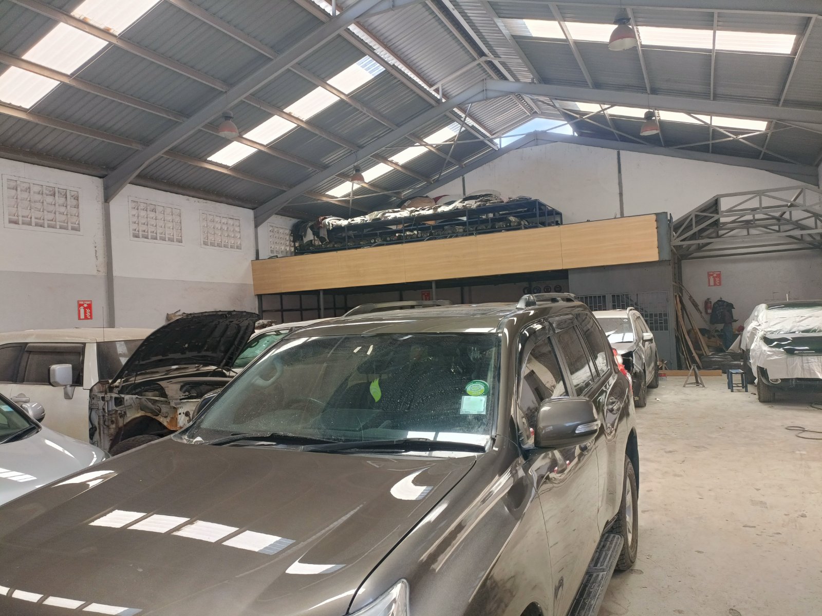 Automotive Body Repair And Spare Parts Warehouse