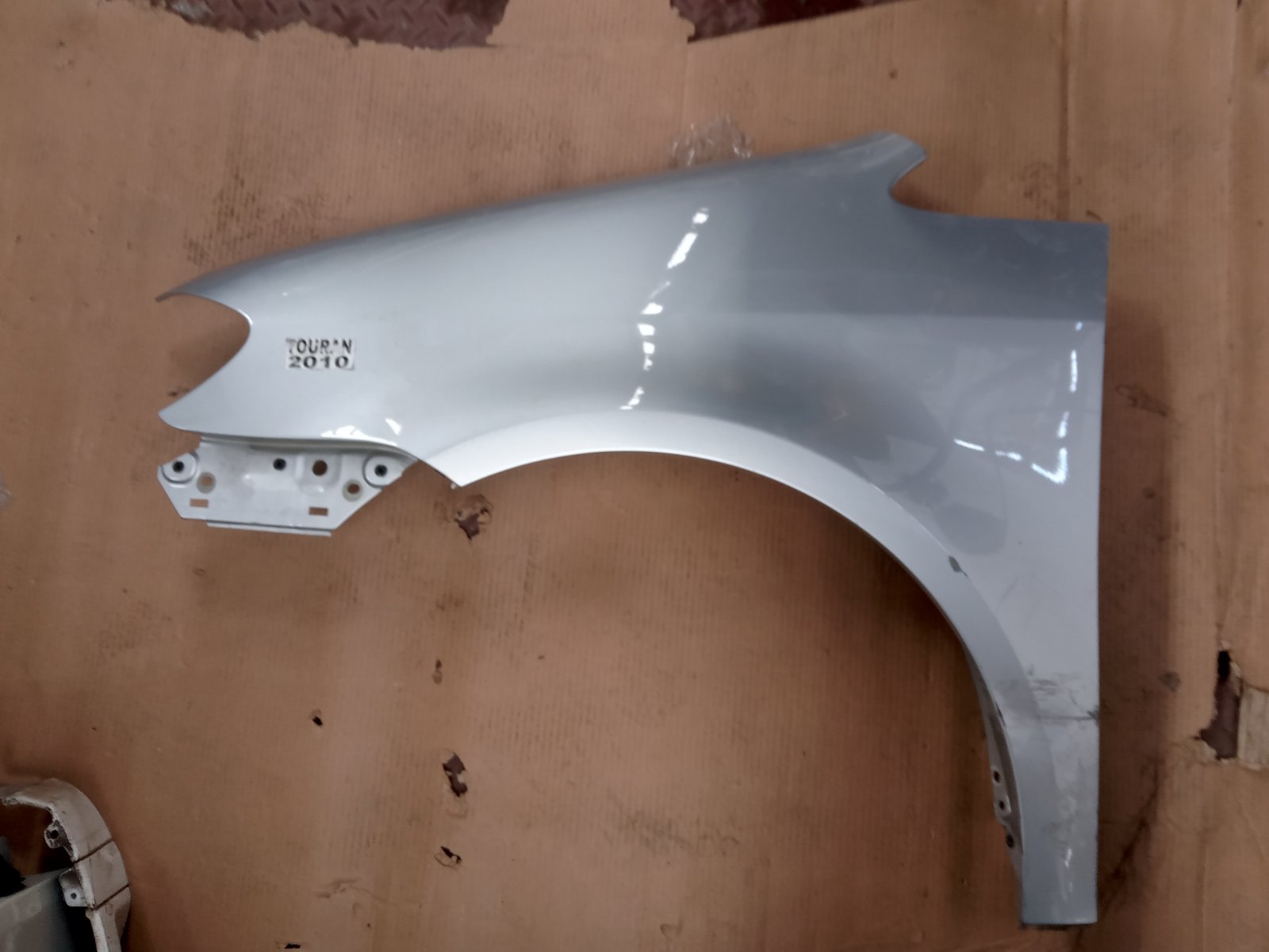 Volkswagen Touran 2010 Front Left Fender