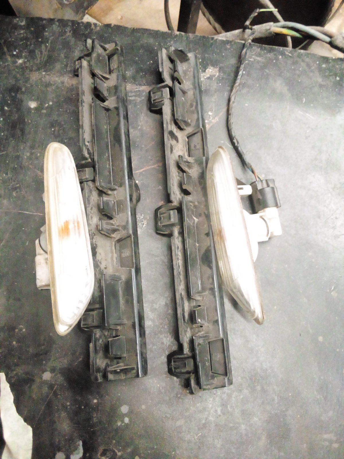 Toyota Front Bumper Side Marker And Bracket Assembly